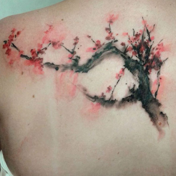 Tatouage de fleur de cerisier aquarelle fanée