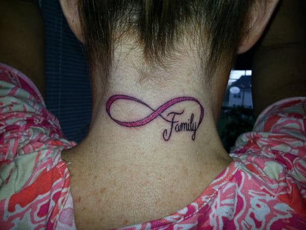 Tatouage famille signe infini