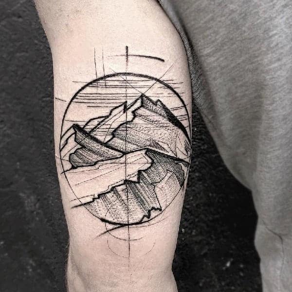 Tatouage de croquis de voyageur de montagne