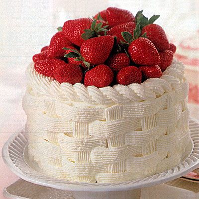 Strawberry basket cake