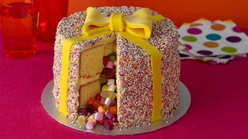 Pinata cake