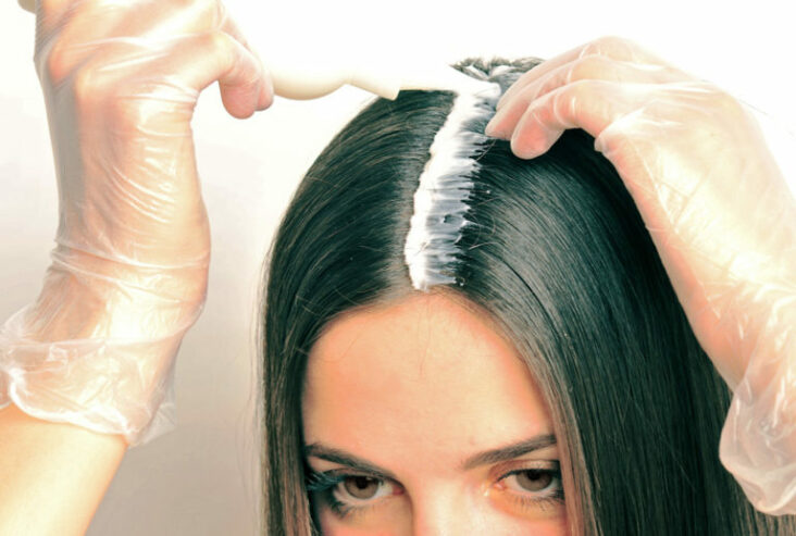 Comment Désépaissir ses cheveux à la maison ?