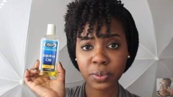 Comment appliquer de l'huile sur le visage ?