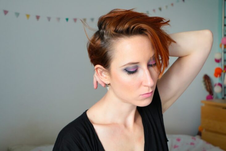 Comment arranger une coupe de cheveux trop courte ?