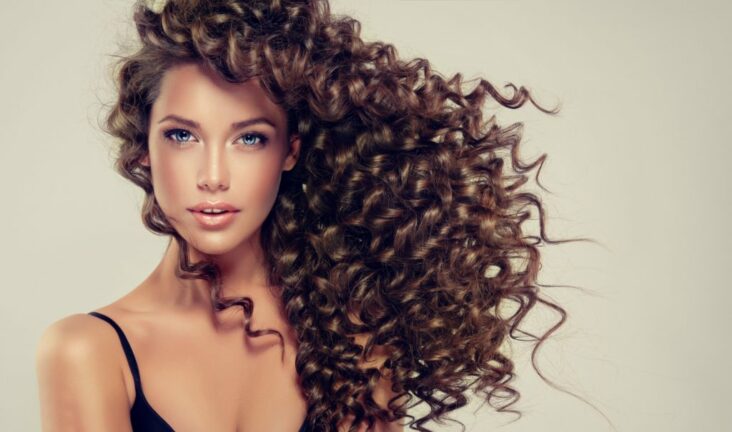 Comment augmenter le volume des cheveux naturellement ?