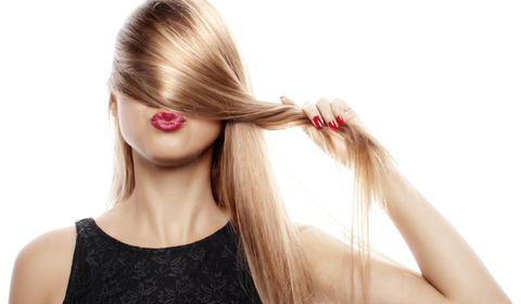 Comment avoir des cheveux lisses et brillants naturellement ?