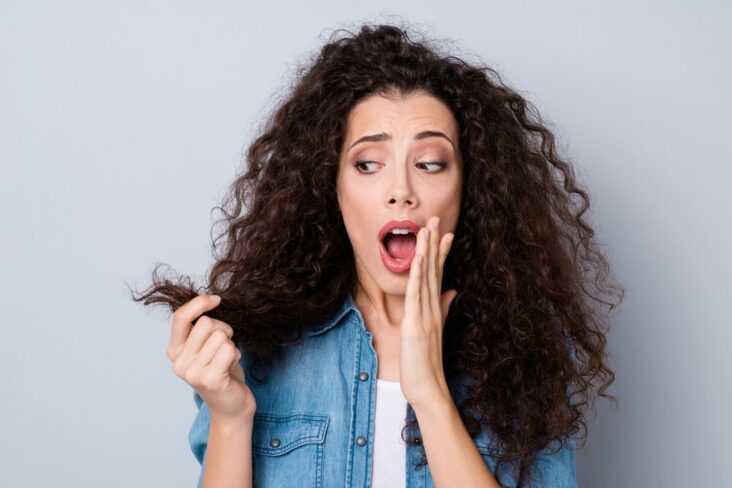 Comment bien nourrir ses cheveux bouclés ?