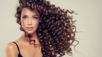 Comment coiffer ses cheveux naturellement ?