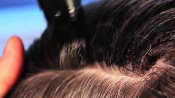 Comment colorer juste les racines de cheveux ?