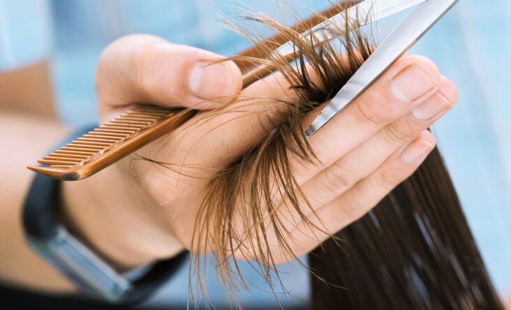 Comment couper les pointes des cheveux long ?
