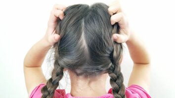 Comment démêler les cheveux de façon naturelle ?