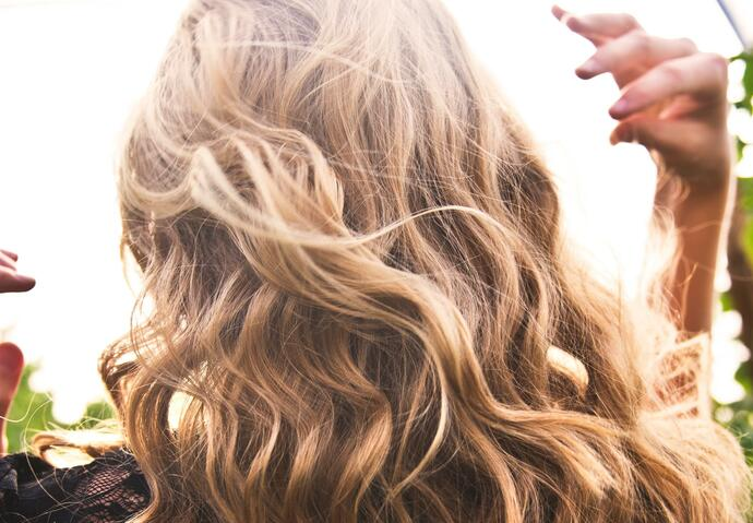 Comment discipliner ses cheveux naturellement ?
