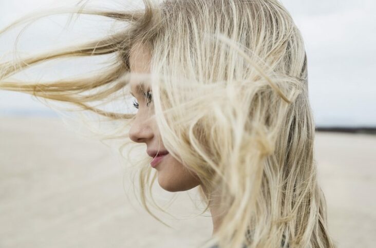 Comment éclaircir ses cheveux teints ?