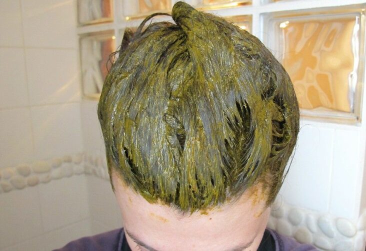 Comment enlever du vert sur cheveux décolorés ?