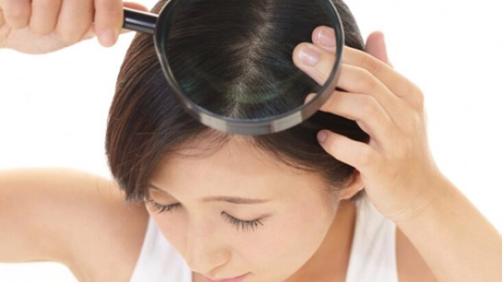 Comment enlever le mauve dans les cheveux ?