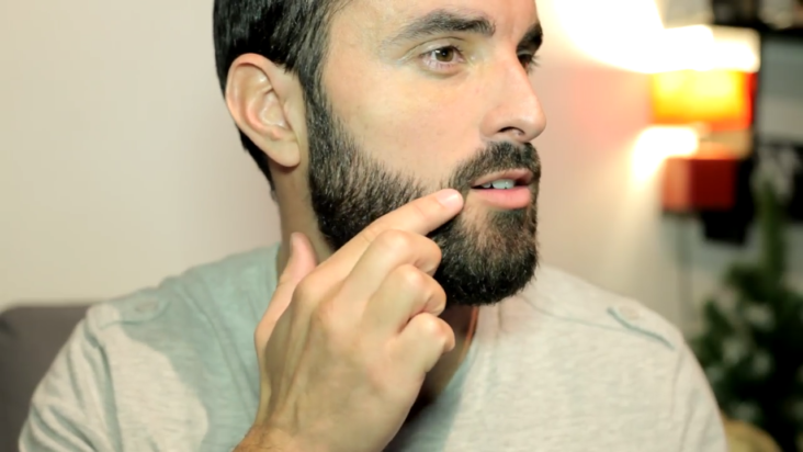 Comment eviter que la barbe frise ?