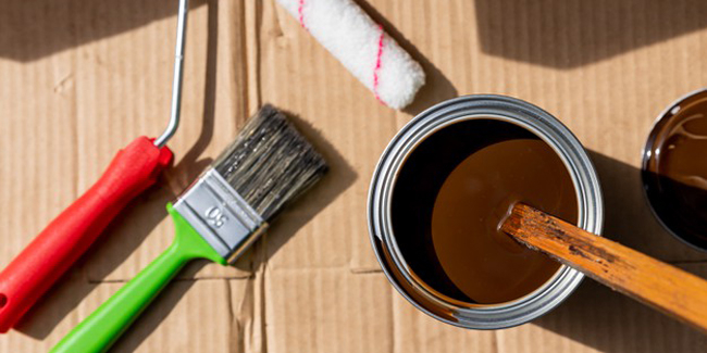 Comment faire de la peinture marron bois ?