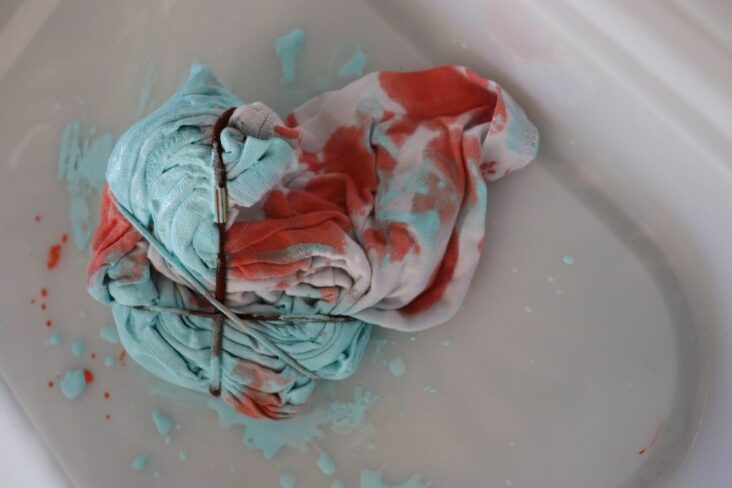 Comment faire du Tie-dye avec de leau de javel ?