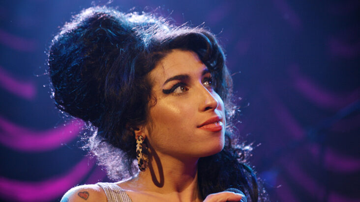 Comment faire la coupe d'Amy Winehouse ?