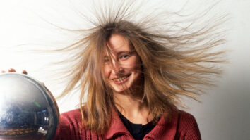 Comment faire pour ne plus avoir les cheveux électriques ?