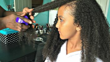 Comment faire pousser les cheveux d'une petite fille ?