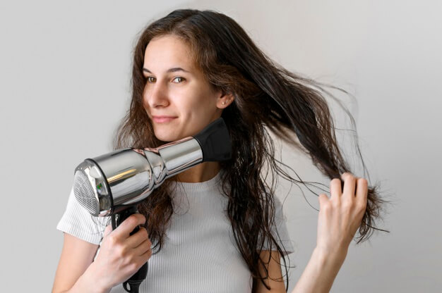 Comment faire sécher les cheveux naturellement ?
