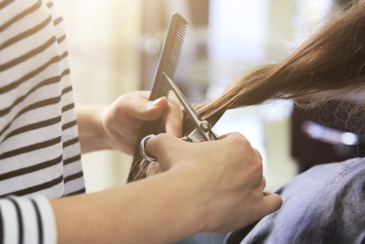 Comment faire ses tarifs en coiffure à domicile ?