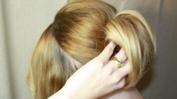 Comment faire un chignon 2021 ?