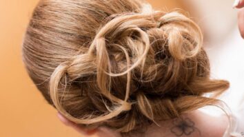 Comment faire un chignon déstructuré ?