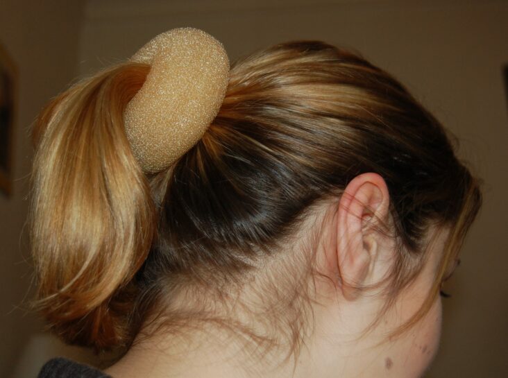 Comment faire un donut dans les cheveux ?