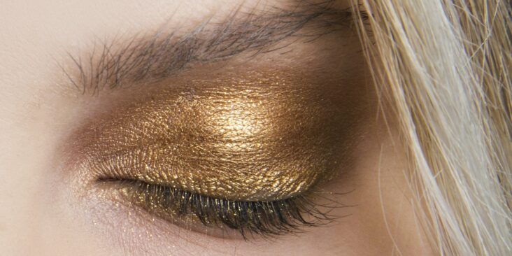 Comment faire un maquillage doré ?
