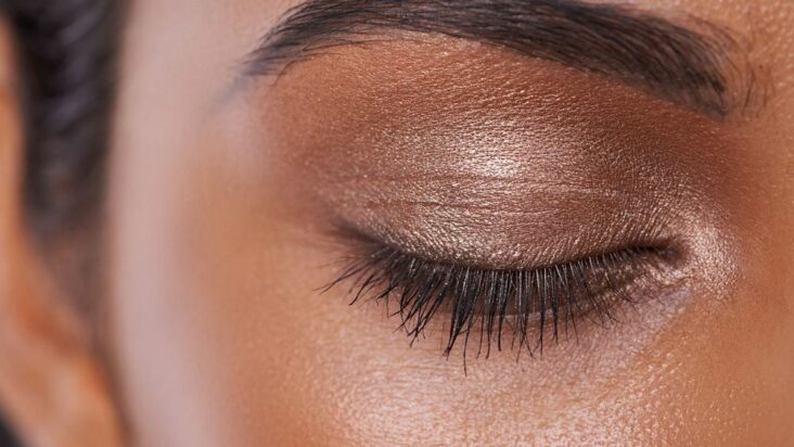 Comment faire un maquillage permanent des sourcils ?