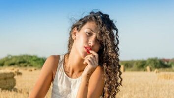 Comment garder les cheveux bouclés toute la journée ?