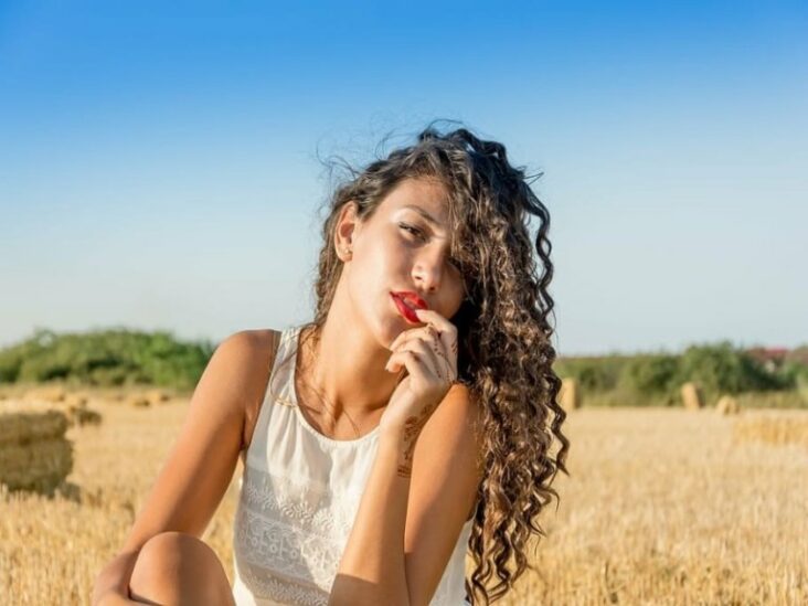 Comment garder les cheveux bouclés toute la journée ?