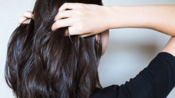 Comment hydrater les cheveux en profondeur ?