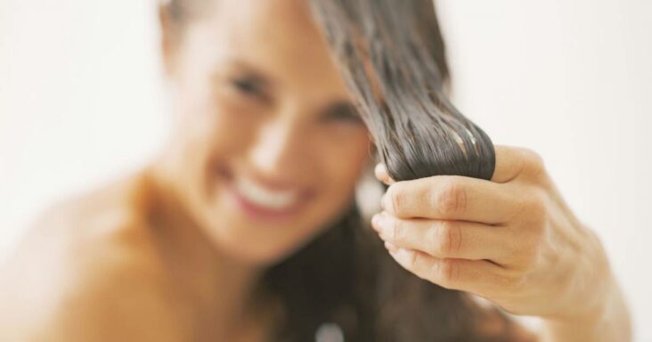 Comment laver ses cheveux crépus sans shampoing ?