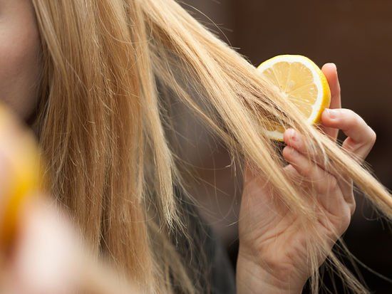 Comment noircir les cheveux avec du citron ?