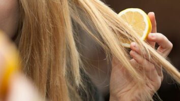 Comment noircir les cheveux avec du citron ?