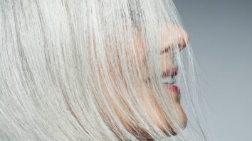 Comment passer d'une couleur aux cheveux blanc ?