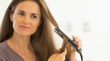 Comment protéger ses cheveux du fer à lisser naturellement ?