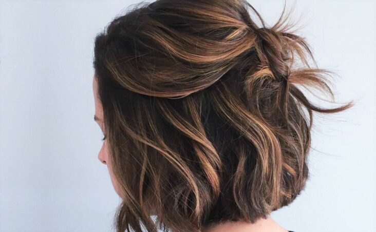 Comment réaliser des mèches sur cheveux courts ?