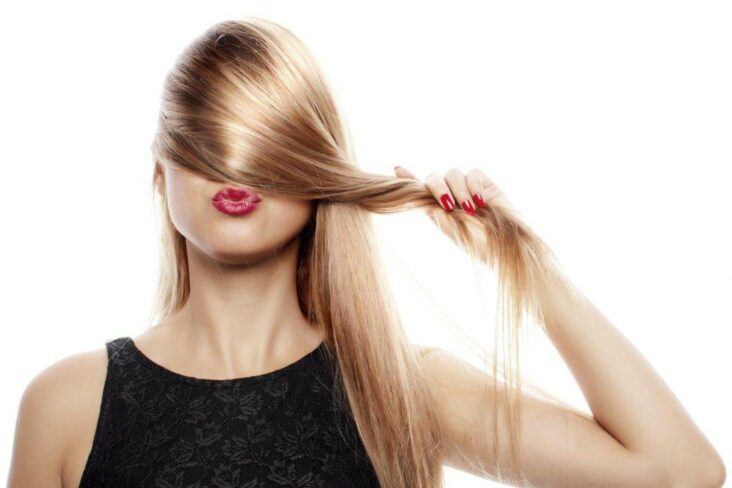 Comment rendre ses cheveux plus lisses naturellement ?