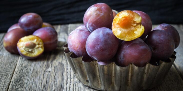 Comment s'appelle la prune rouge ?