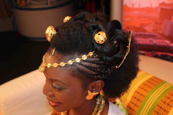 Comment s'appelle les coiffures africaine ?
