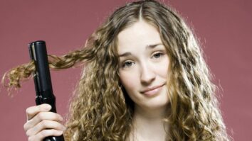 Comment savoir si on a les cheveux frisés ?