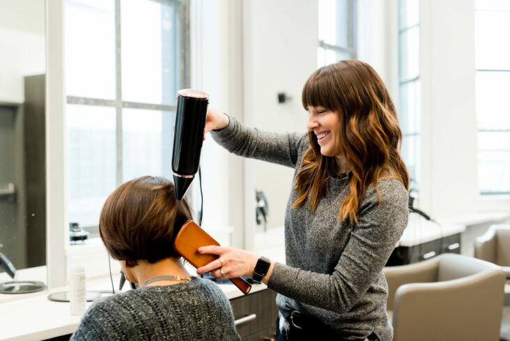 Comment savoir si un salon de coiffure est rentable ?