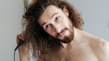 Comment se boucler les cheveux quand on est un homme ?