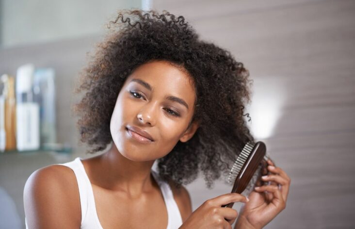 Comment se brosser les cheveux sans les abîmer ?