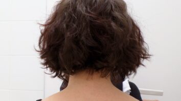 Comment se couper les cheveux au carré toute seule ?