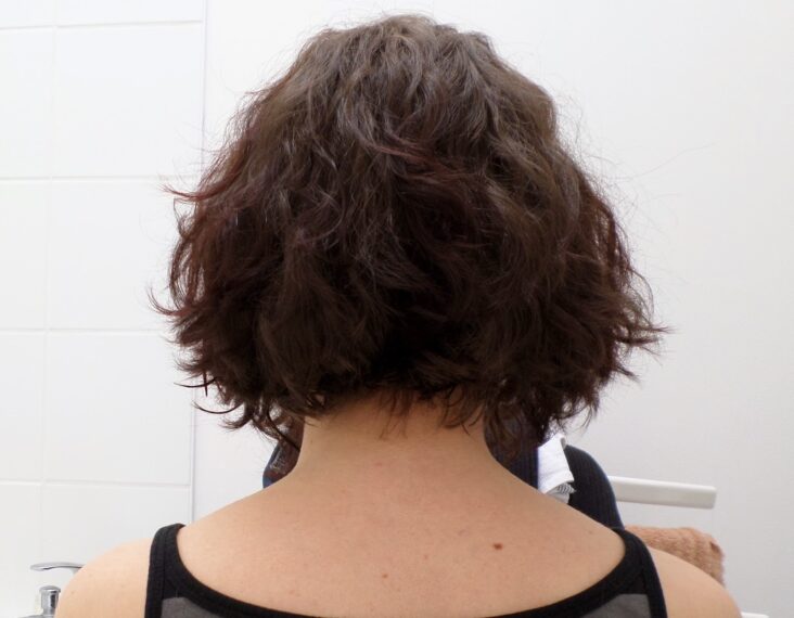 Comment se couper les cheveux au carré toute seule ?